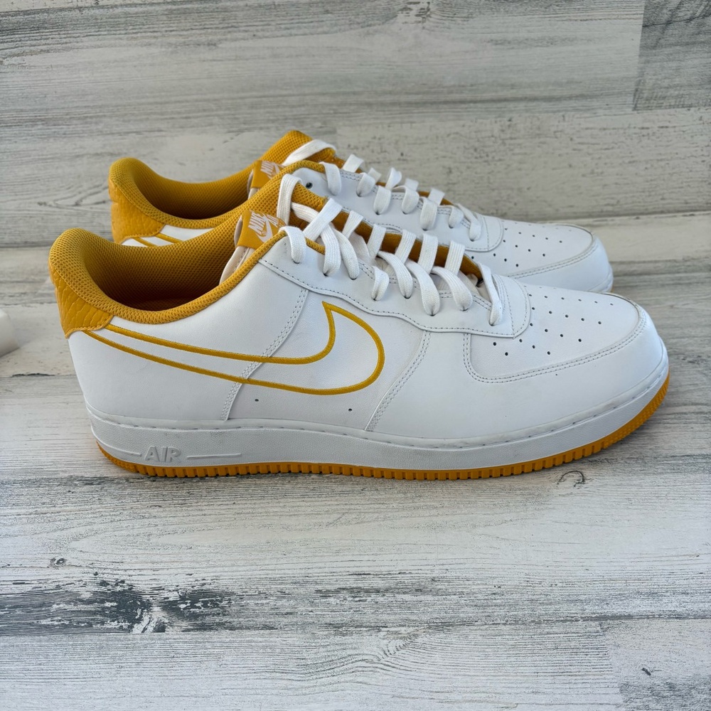 Nike Men’s Size 15 Air Force 1 Low Top Lace Up Sneakers In White/Yellow Ochre